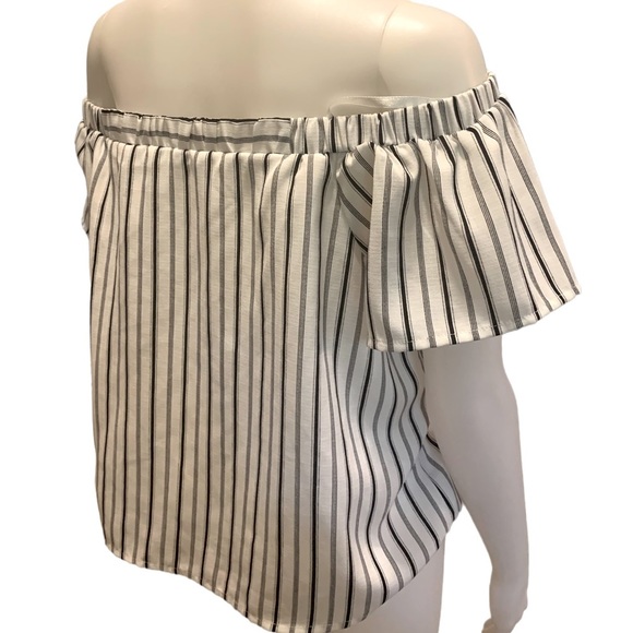 DOE AND RAE women’s cropped off the shoulder white and black striped top Large - Picture 4 of 6
